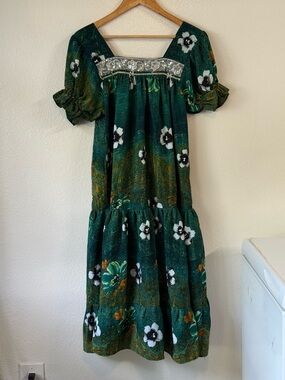 Puff-Sleeve Midi Dress with Embroidered Yoke Green M/L Floral Bohemian Vintage